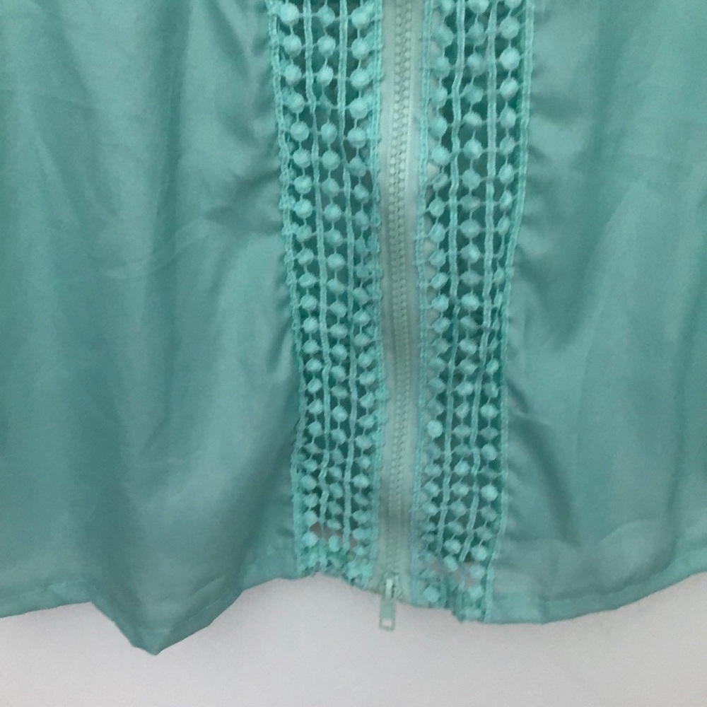 Top - Picture 2 of 2